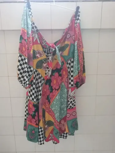 Vendo vestido estampado P usado somente uma vez