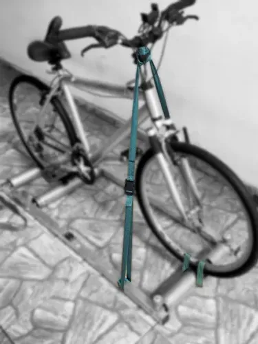 Fita de segurança para fixar a bike no rolo de equilíbrio
