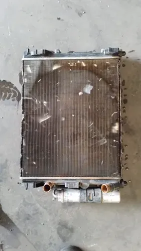 Radiador e condensador renault Sandero 1.0/1.6 16v Com Ar 2007 2008 2009 Até 2012 1.6