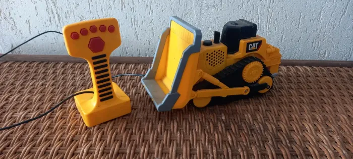 Trator com esteira cartepillar