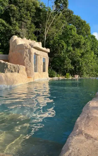 Rochas artificiais para decoração.