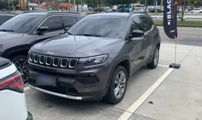 COMPASS LONGITUDE 1.3 T270 2022 38.000KM *)