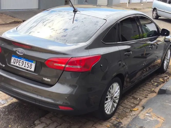 Vendo Ford Focus extra , único dono.