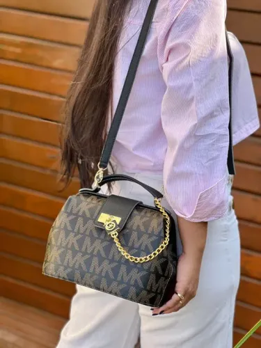 Bolsa Michael Kors bauzinho