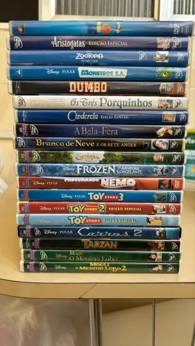 Lote com 19 DVDs infantis originais Disney e Pixar