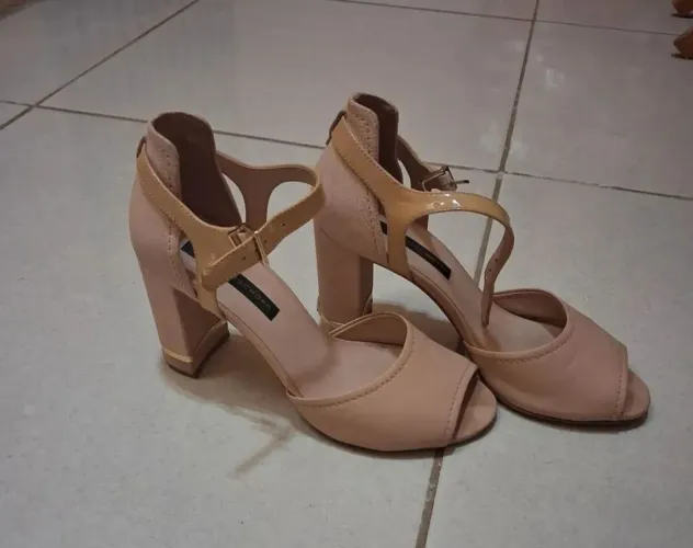 Sandalia nude n°37 promoção