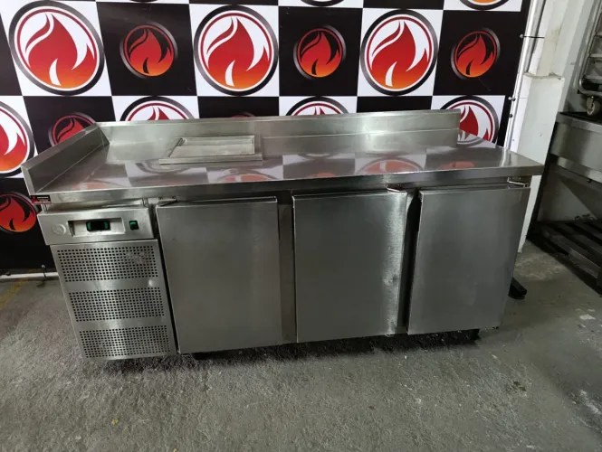 Balcão refrigerado industrial 3 portas 1 cuba refrigerada lado esquerdo 220 volts 