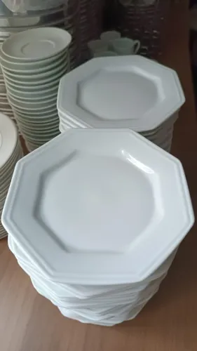 Prato de pão de porcelana branca (marca Schimidt, modelo Prisma 077)
