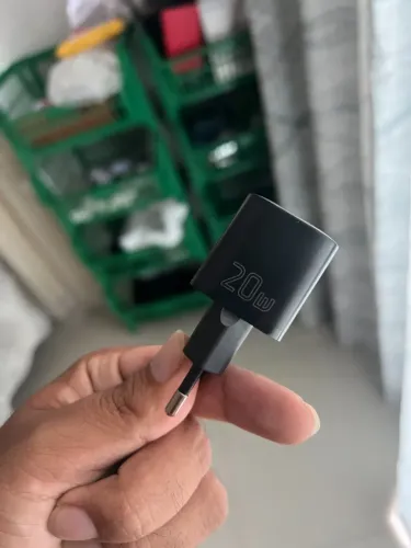 Carregador Essager GaN 20W USB-C e USB-A - Mini e Rápido