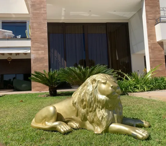 ESCULTURA LEÃO
