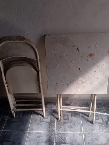 Mesa e Cadeiras dobraveis para comércio