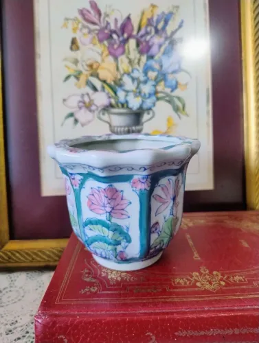 Vasinho de porcelana
