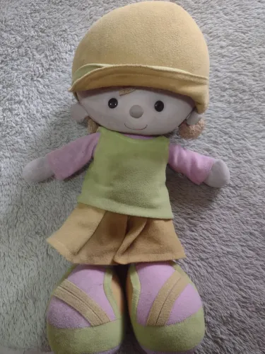 Vendo linda boneca antiga de tecido 