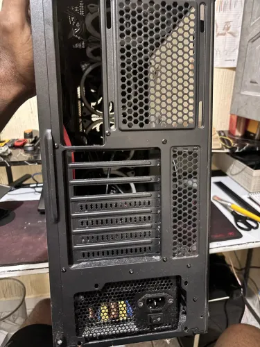 Vende-se GABINETE HUSKY COM RGB 