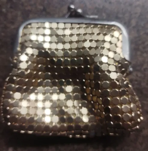 Bolsa de mão para guarda  moedas dourada vintage