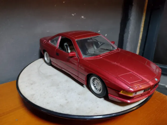 BMW 850 i Maisto 1/18