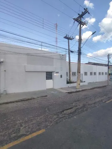 Casa Comercial Exclusiva para Aluguel no Centro de Teresina , 23 Salas, 3 Banheiros
