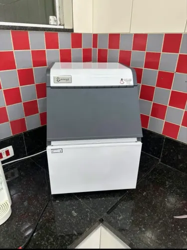 Máquina de gelo 50kg dia 