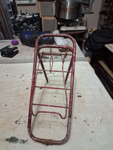 Bagageiro de bicicleta antiga 
