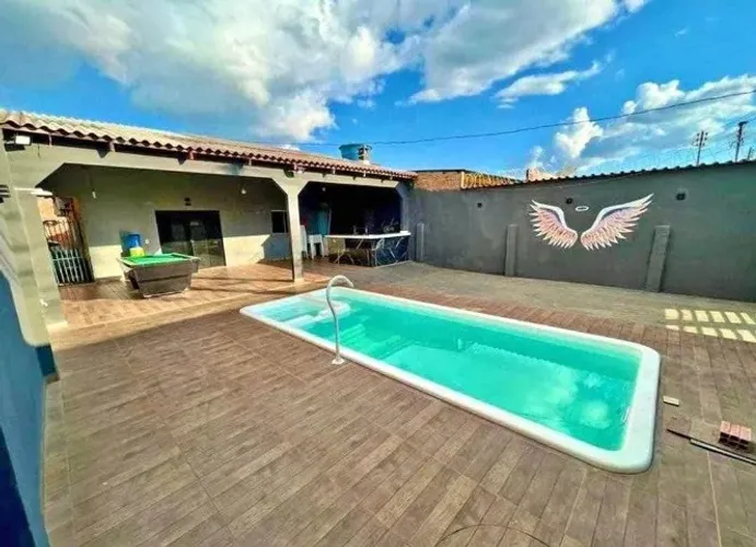 VENDO ESSA CASA EM PETRÓPOLIS, PRÓXIMO AO COMANDO GERAL!!