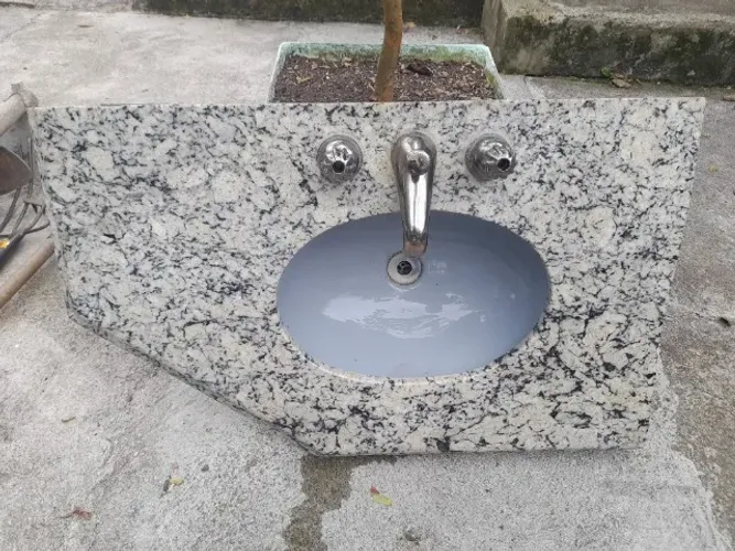 Pia de granito Para Banheiro - 90CM x 60CM
