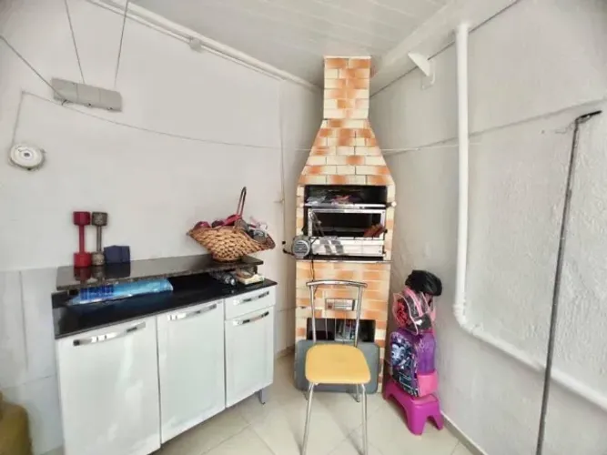 Casa com 3 Quartos e 2 banheiro à Venda, 139m² Parque Fernando Jorge - Cubatão, SP