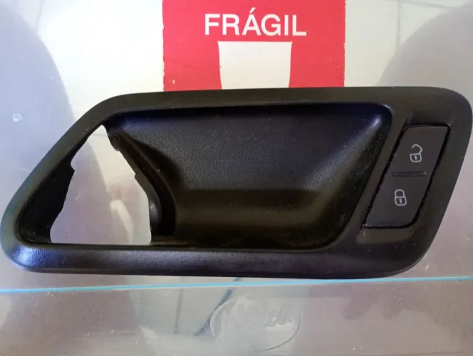 Moldura Maçaneta C/ Botão Diant L.e Vw Fox 13/14 