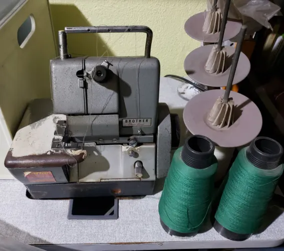 Máquina Overlock Brother