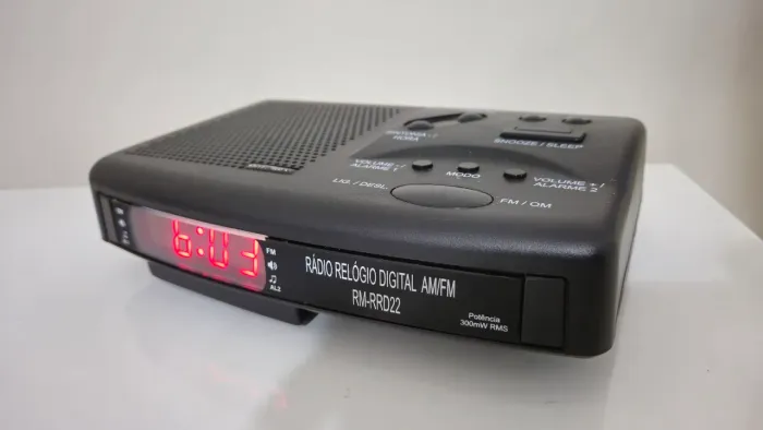 Rádio Relógio Digital AM/FM RM-RRD22