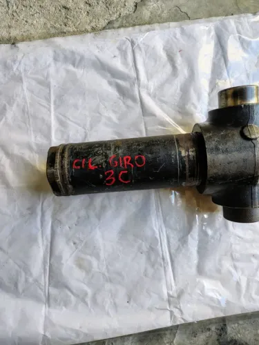 Cilindro do giro Retroescavadeira JCB 3C ou 3CX <br>R$3.600,00