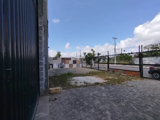 Galpão na Aruana 400 m2 da praia 