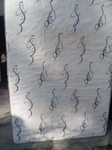Cama box de casal Seminova