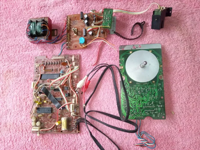 Toca Discos Sansui PL 50 Placas Internas COMPLETO