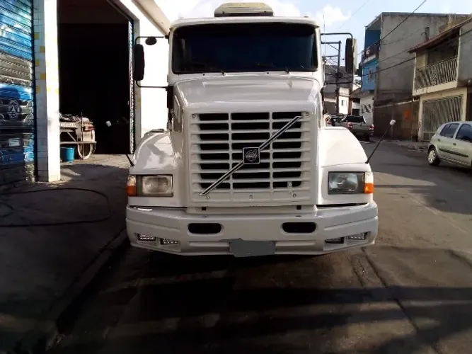 Volvo /NL 10 340 4x2 branco ano 95