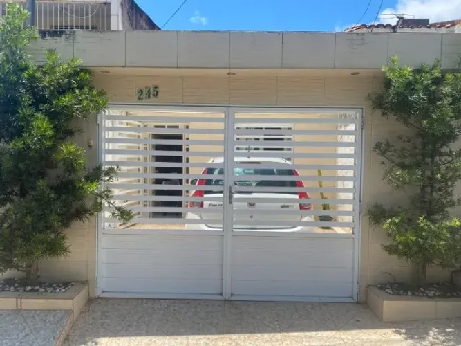Casa com garagem,
