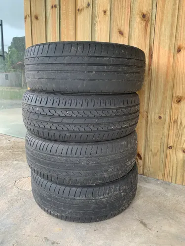 Vendo 4 pneus meia vida