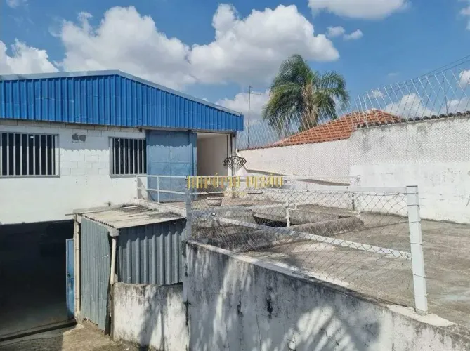 Galpão para Locação de 450m² na Vila Júlia em Poá-SP