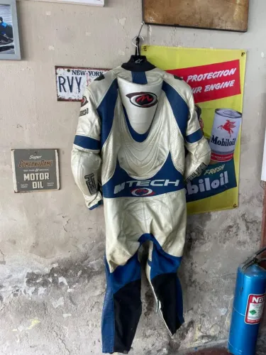 Macacão de corrida para moto mais par de botas novas