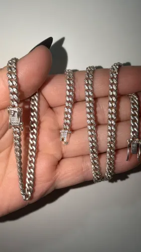 Conjunto d prata cravejada(corrente pescoço/pulseira para pulso)