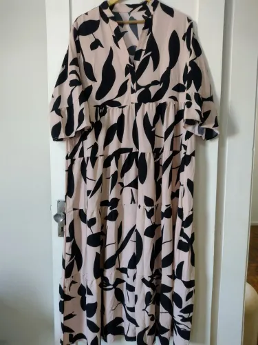 VESTIDO LONGO ESTAMPA FOLHAS PLUS SIZE
