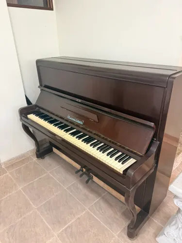 Piano madeira maciça