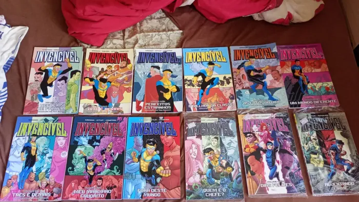 HQs invencível 1ao 18 - NÃO VENDO SEPARADO