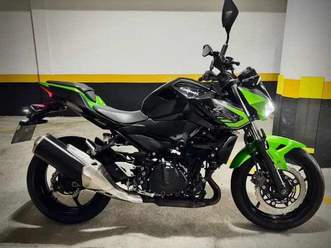 Kawasaki Z 400 2020 - Impecável e barata