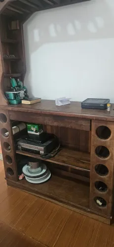 Adega de sala 