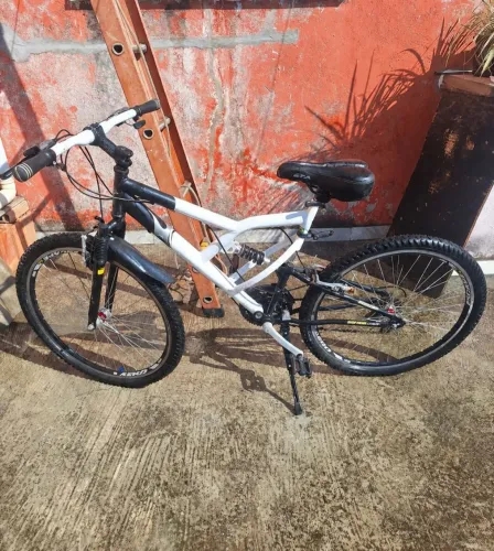 Bicicleta Aro 26 Full Suspension 21, com marshas Usada