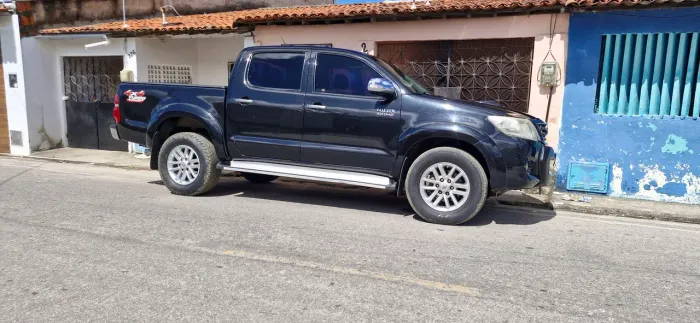 Toyota Hilux CD SRV D4-d 4X4 3.0 TDI Diesel AUT 2013