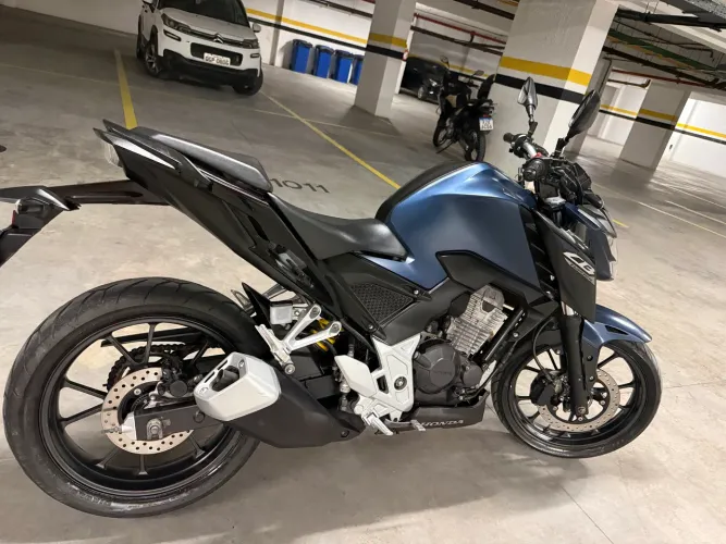 NOVA CB 300 A BAIXO DA TABELA FIPE