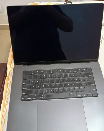 Mac book 16 pro