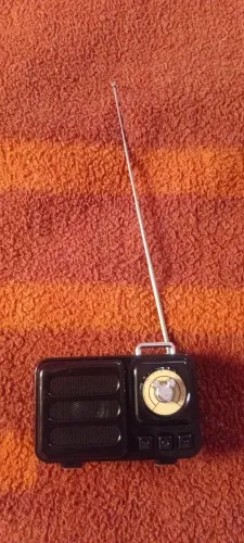 Radio com antena