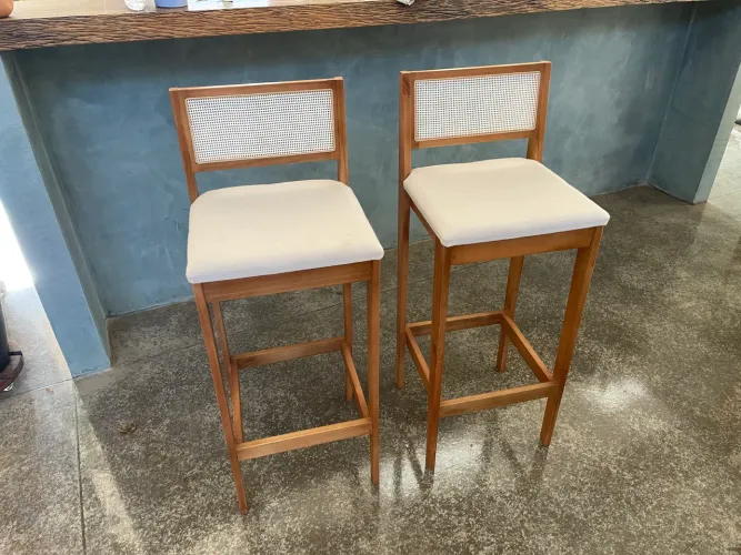 2 Banquetas madeira e linho
